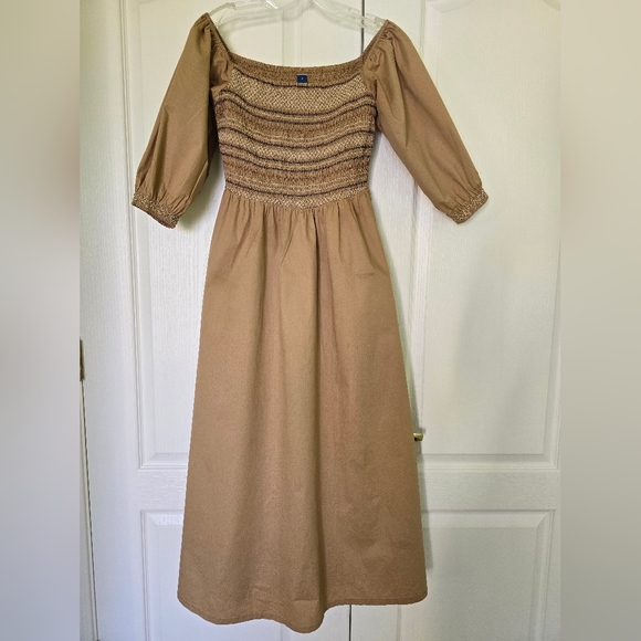 EUC Old Navy Fit & Flare Puff Sleeve Smocked Bodice Maxi Dress, Size S - Picture 4 of 8